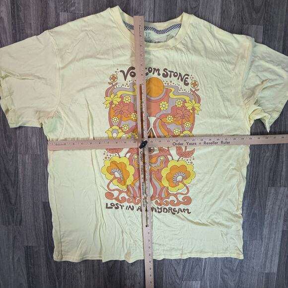 Volcom Stone “Lost In A Daydream” Yellow Graphic Tee Surf Skate Vintage Print - Picture 5 of 5